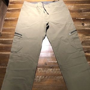 Patagonia - Cropped Hiking Pants - Army Green